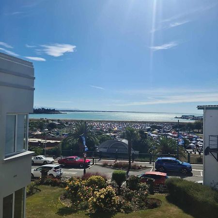 Art Deco Beauty On The Bay Hill Apartment Timaru Exterior photo